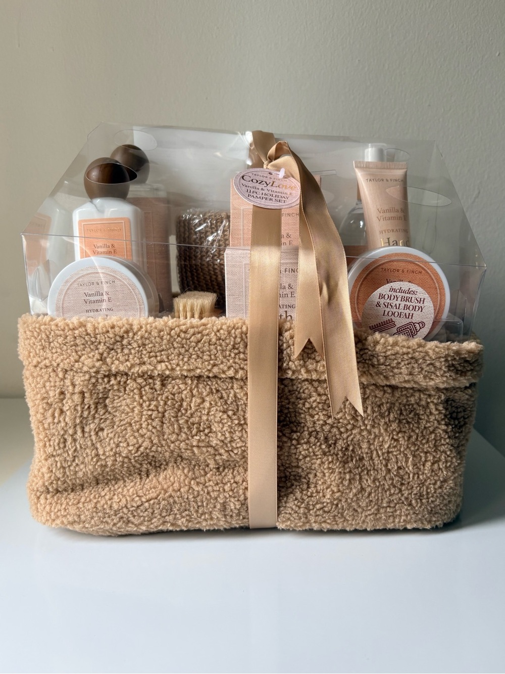 Taylor & Finch 10-Piece Body Care Gift Set NEW